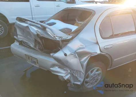 1996 Nissan Maxima Gle/Gxe/Se z USA, uszkodzony, nr VIN JN1CA21D5TM411241